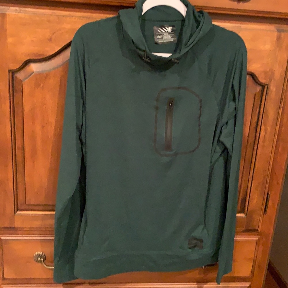 Size medium American Eagle flex hoodie green